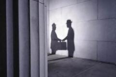 ΒΟΜΒΑ για το ελληνικό πολιτικό σύστημα...