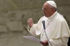 Ο πάπας Φραγκίσκος προτρέπει τους επισκόπους να υποδέχονται «χωρίς φόβο» τους μετανάστες