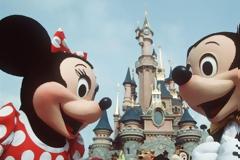 Η Disneyland ψάχνει προσωπικό στην Ελλάδα