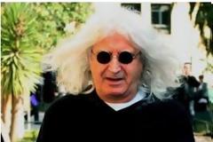 Χαμός με το νέο τραγούδι του Νίκου Καρβέλα για τον Σατανά και την Ελλάδα