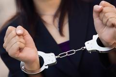 Συνελήφθη 53χρονη Πατρινή - Εισέπραττε επί τρία χρόνια τη σύνταξη του νεκρού πατέρα της