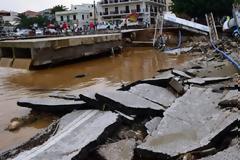 Μεταφέρεται ο στρατός στη Σκόπελο, εικόνες καταστροφής στο νησί