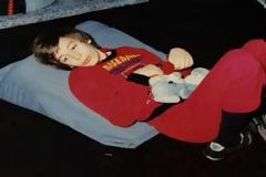 ΑΠΙΣΤΕΥΤΗ ιστορία ζωής - Ήταν παγιδευμένος στο σώμα του για περίπου μία 10ετία, μέχρι που κάποιος παρατήρησε κάτι που του άλλαξε τη ζωή [video]