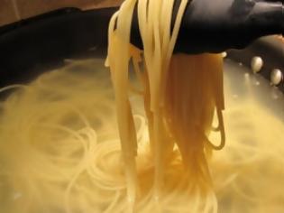Φωτογραφία για Δείτε γιατί όλοι μαγειρεύουμε λάθος τα μακαρόνια... [video]