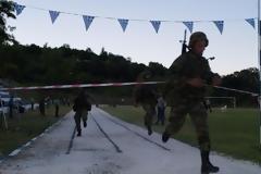 ''Μαραθώνιος'' με φόρμα, διπλό κράνος και πλήρη φόρτο για την Μάχη του Μαραθώνα