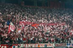 ΜΟΛΙΣ 300 ΕΙΣΙΤΗΡΙΑ ΕΧΟΥΝ ΑΠΟΜΕΙΝΕΙ ΓΙΑ ΑΡΣΕΝΑΛ!