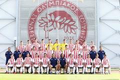 ΜΕ ΤΟΥΣ ΜΕΓΑΛΟΥΣ ΚΑΙ... ΠΤΗΣΗ ΤΣΑΡΤΕΡ ΣΤΟ ΛΟΝΔΙΝΟ ΟΙ ΝΕΟΙ ΤΟΥ ΘΡΥΛΟΥ