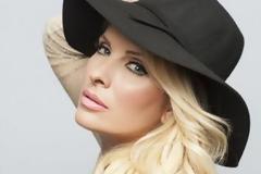 Η μεγάλη ανατροπή της Ελένης Μενεγάκη: Όλη η αλήθεια για την αλλαγή στα μαλλιά της