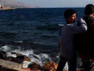 Φωτογραφία για Ψαράς στο Αιγαίο ανακάλυψε σε ακατοίκητο νησί 115 Σύρους πρόσφυγες