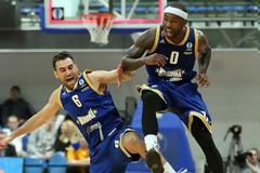 «ΠΟΡΤΑ» ΣΤΗ ΛΙΜΟΖ ΑΠΟ... ΠΟΠΟΒΙΤΣ!