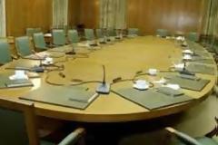 Αυτά είναι - ΧΑΜΟΣ! Το ερωτικό σημείωμα έξω από το υπουργικό συμβούλιο που έκανε άνω - κάτω τη Βουλή [photo]