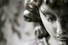 Πρώτη πόρτα... Αριστερά