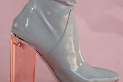 Πώς θα φορέσετε για πρώτη φορά κλειστά παπούτσια μετά το καλοκαίρι, χωρίς να πονέσουν τα πόδια σας;