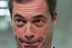 Νάιτζελ Φάρατζ – Ο άνθρωπος που δεσμεύτηκε να οδηγήσει την Αγγλία εκτός ΕΕ [video]