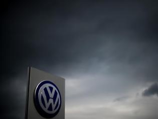 Φωτογραφία για Νέα τροπή στο σκάνδαλο VW από τους Financial Times: Έγγραφο δείχνει ότι η Κομισιόν γνώριζε από το 2013