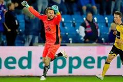 Εκπληκτικό γκολ από τερματοφύλακα πίσω από την σέντρα!