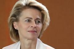 Ύποπτη για λογοκλοπή στη διδακτορική διατριβή της η υπουργός Άμυνας της Γερμανίας