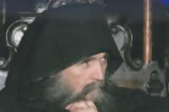 7128 - Γέροντας Εφραίμ Φιλοθεΐτης: Όπου και αν κοιτάξεις, όποιον και αν ερωτήσεις, όλοι ως εξ ενός στόματος θα ομολογήσουν ότι κάποιο αγκάθι τους κεντά και πονούν