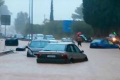 Προσωπικό και μέσα των Ενόπλων Δυνάμεων στην πληγείσα Κεφαλονιά