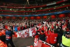 ΕΝΗΜΕΡΩΣΗ ΓΙΑ ΕΝΑ... «ΜΑΓΙΚΟ ΧΑΡΤΑΚΙ» ΜΕ ΑΡΣΕΝΑΛ ΑΠΟ ΤΗ ΘΥΡΑ 7 ΛΟΝΔΙΝΟΥ!