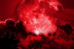 Η ματωμένη Υπερπανσέληνος: Τι ώρα θα συμβεί το μοναδικό φαινόμενο