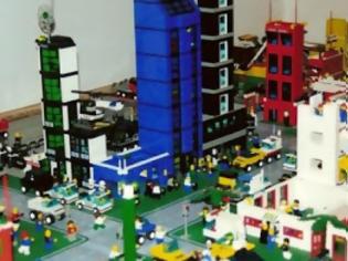 Φωτογραφία για Υπεξαίρεσε 80.000 δολάρια για να αγοράσει... Lego