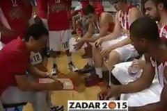 ΤΑ ΠΗΡΕ Ο ΣΦΑΙΡΟΠΟΥΛΟΣ ΚΑΙ ΤΑ ΑΚΟΥΣΕ Ο... ΜΑΝΤΖΑΡΗΣ! *BINTEO*