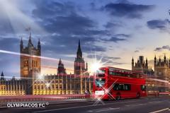 Η ΠΟΛΗ ΤΟΥ ΛΟΝΔΙΝΟΥ ΜΕ... ΤΗΝ ΕΡΥΘΡΟΛΕΥΚΗ ΜΑΤΙΑ! (PHOTOS)