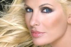 H ανατρεπτική έναρξη της Ελένης Μενεγάκη: Το μήνυμα και οι εκπλήξεις