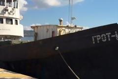 2.319 λαθραία πακέτα τσιγάρα «κουβαλούσε» το πλοίο