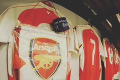 ΜΙΑ ΩΡΑΙΑ ΕΙΚΟΝΑ ΛΙΓΟ ΠΡΙΝ... ΤΗ ΣΕΝΤΡΑ ΤΩΝ ΜΙΚΡΩΝ ΑΡΣΕΝΑΛ - ΟΛΥΜΠΙΑΚΟΣ (ΡΗΟΤΟ)