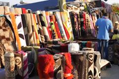 Για να μην σας δουλεύουν! Γιατί είναι φθηνά τα χαλιά στα πανηγύρια - Δείτε το ελάττωμα που έχουν... [photo]