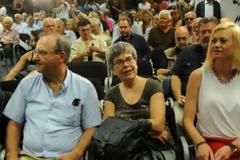 Τι κάνουν οι βουλευτές που δεν κατάφεραν να επανεκλεγούν; [video]