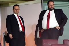 ΠΑΝΤΑ ΚΟΝΤΑ Ο ΠΡΟΕΔΡΟΣ!