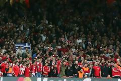 ΓΙΑ ΜΙΑ ΑΚΟΜΑ ΦΟΡΑ... ΑΠΙΣΤΕΥΤΟΣ Ο ΛΑΟΣ ΤΟΥ ΘΡΥΛΟΥ ΣΤΟ EMIRATES!