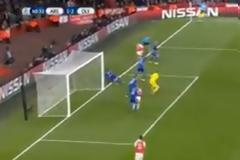 Η ΤΕΡΑΣΤΙΑ ΕΥΚΑΙΡΙΑ ΤΗΣ ΑΡΣΕΝΑΛ... ΑΠΙΣΤΕΥΤΟΣ ΡΟΜΠΕΡΤΟ ΚΑΙ ΟΜΑΡ! *ΒΙΝΤΕΟ*