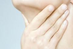 Καρκίνος θυρεοειδούς: Πώς να κάνετε την αυτοεξέταση που μπορεί να σώσει τη ζωή σας