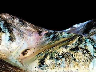Φωτογραφία για Τελικά υπάρχει ζωή στον Αρη; Τι σημαίνει η ανακάλυψη νερού