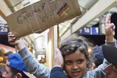 Γερμανία: Μετέφρασαν στα αραβικά τα 20 πρώτα άρθρα του συντάγματος