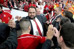 «ΕΙΝΑΙ ΤΡΕΛΟΣ Ο ΠΡΟΕΔΡΟΣ!»