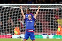 ΠΗΓΕ ΣΤΟ ΠΟΥΛΜΑΝ ΦΩΝΑΖΟΝΤΑΣ... ΣΥΝΘΗΜΑ Ο ΚΑΣΑΜΙ!