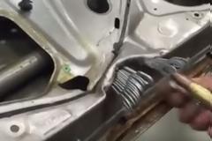 Ακουμπά πολλά μεταλλικά 