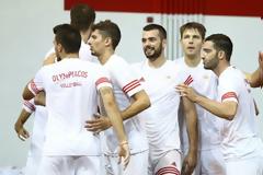 ΠΑΙΖΕΙ ΜΕ ΚΗΦΙΣΙΑ ΚΑΙ... ΑΝΑΧΩΡΕΙ ΓΙΑ ΙΤΑΛΙΑ Ο ΘΡΥΛΟΣ!