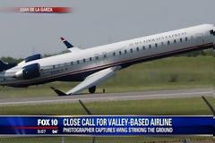 Προσγείωση που σοκάρει: Το φτερό του αεροπλάνου τρίφτηκε στον διάδρομο [video]