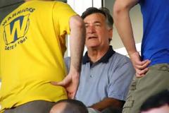 Άγριο χέρι από τον Κωστούλα στους παίκτες του Παναιτωλικού