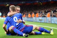 ΤΟ ΓΚΟΛ ΤΟΥ ΦΙΝΜΠΟΓΚΑΣΟΝ ΚΑΙ ΟΙ ΠΑΝΗΓΥΡΙΣΜΟΙ TΩΝ ΟΠΑΔΩΝ ΤΟΥ ΘΡΥΛΟΥ ΜΕΣΑ ΣΤΗΝ... ΕΞΕΔΡΑ ΤΗΣ ΑΡΣΕΝΑΛ! *ΒΙΝΤΕΟ*