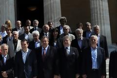 Την είδαμε και δε μπορούμε να το πιστέψουμε! Απίστευτη κίνηση Κατρούγκαλου σε φωτογράφιση