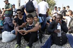 Δέκα χιλιάδες δέματα με τροφή για τους πρόσφυγες από τον Ερυθρό Σταυρό