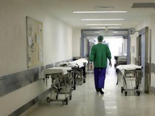 Φωτογραφία για Εκτός ελέγχου η κατάσταση στα νοσοκομεία – “Ζεσταίνουν μηχανές” οι εργαζόμενοι