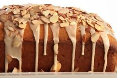 Κέικ με αμαρέτο και αμύγδαλα